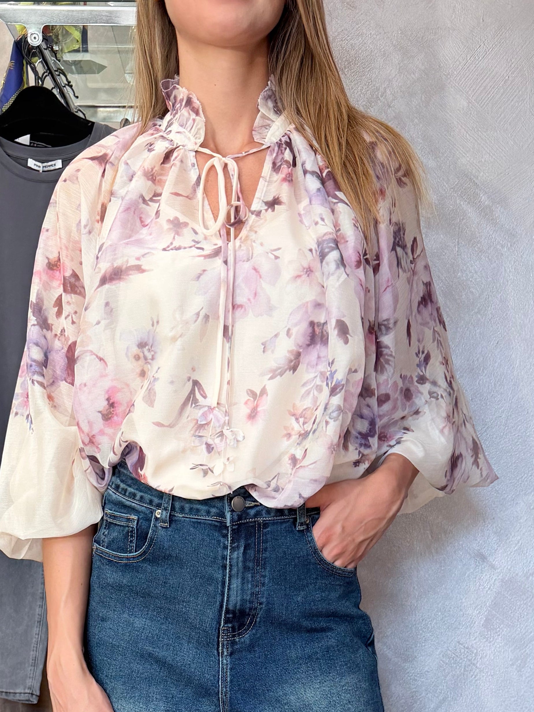 CAMICIA SCOLO A V